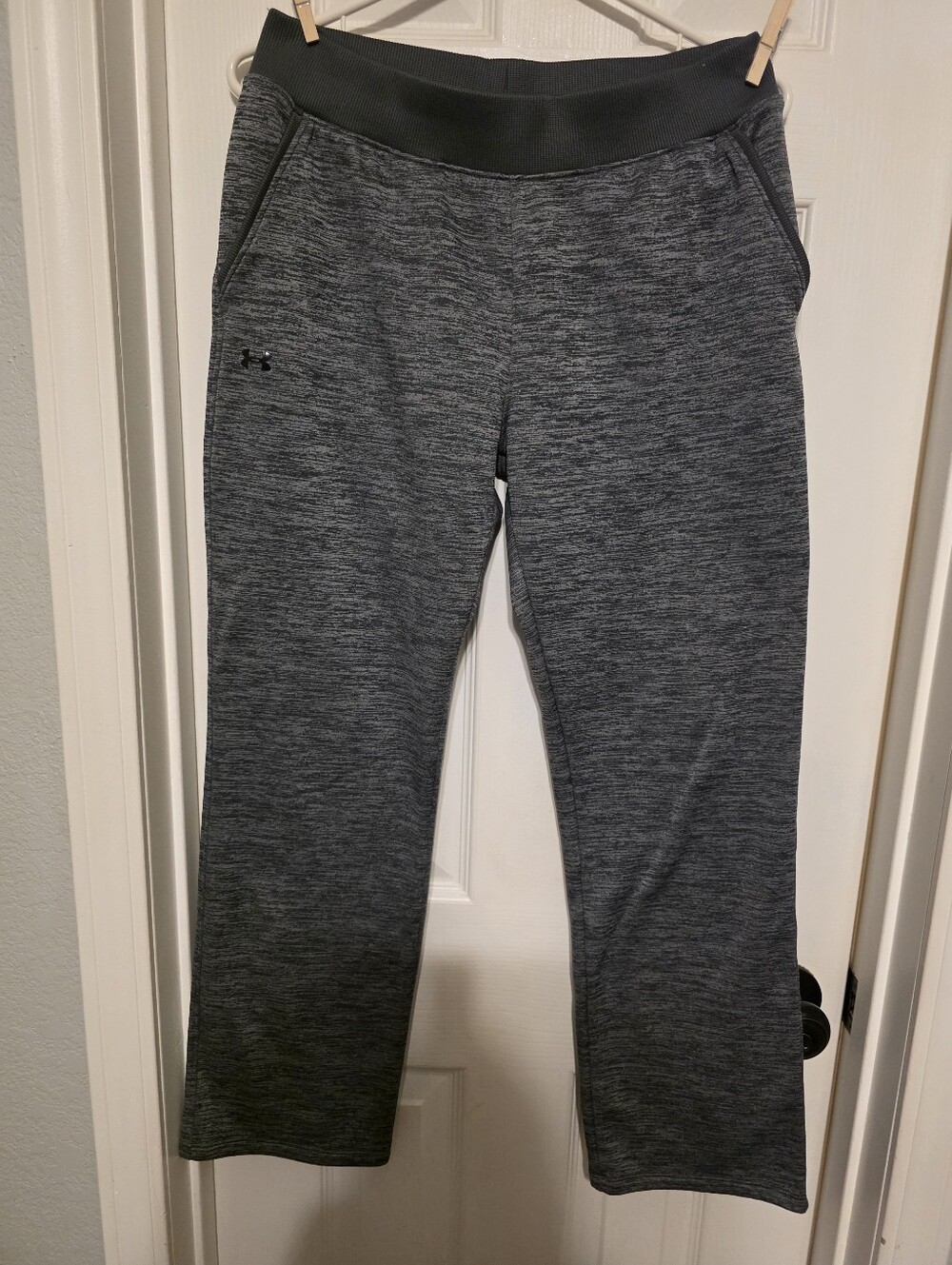 Under Armour Women's Heathered Gray Cropped Sweatpants